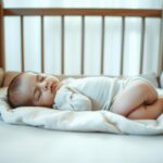 od kiedy niemowlę może spać na brzuchu w nocy